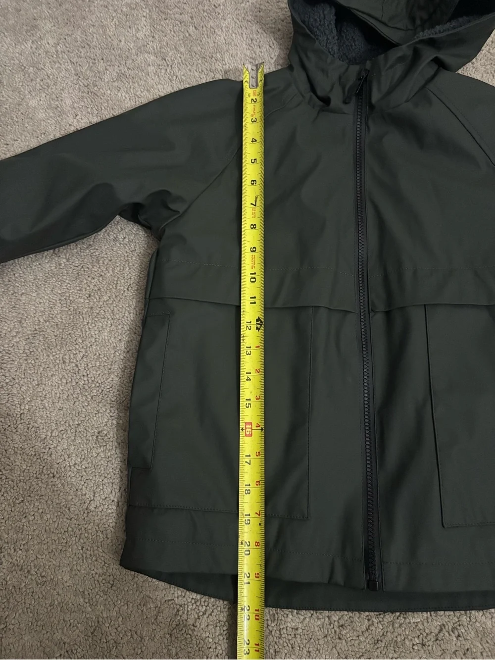 Zara Kids olive green hooded rain jacket with sherpa lining Size 6-7
